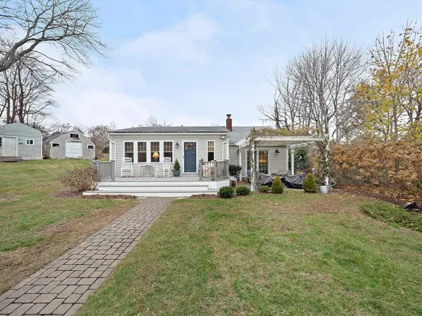 100 White Horse Rd, Plymouth, MA 02360
