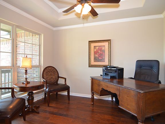 Flex room with double crown molding.