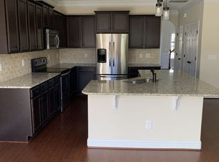 1073 Richmond Park Dr, Winston Salem, NC 27103