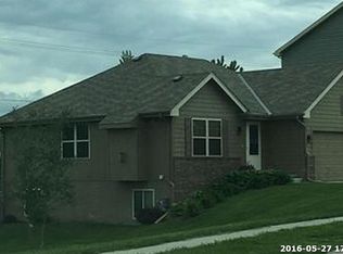 21313 McClellan Cir, Gretna, NE 68028