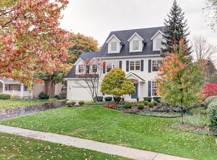 241 Glenwood Ave, Glen Ellyn, IL