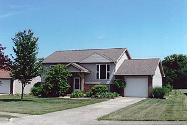 1st image of 207 E Thrush Ave