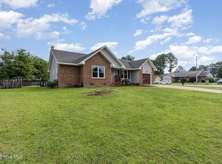 974 Eastman Rd, Fayetteville, NC 28314