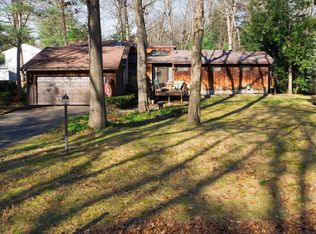 12 Candlewood Dr, Delmar, NY 12054