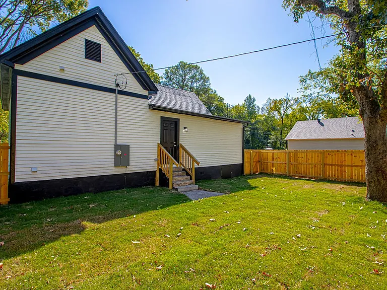 306 S Schiller St — Photo 13