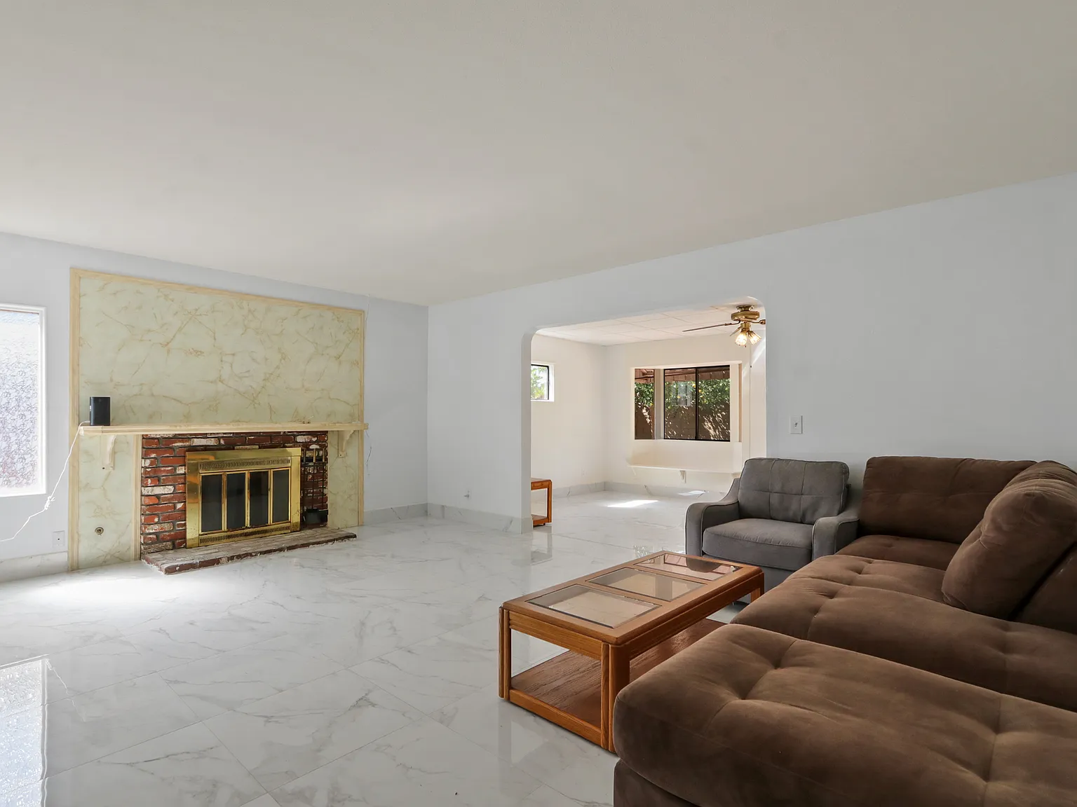 3 bed, 1223 sqft, $3,100 — Photo 2