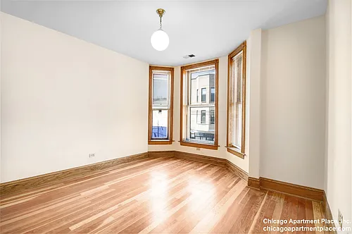 2557 N Halsted St #3 Photo 1 2557 N Halsted St #3 Photo 1