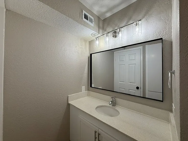 516 Gentleman Road — Photo 32