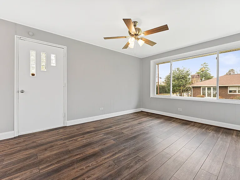 135 N Purdue Ave — Photo 20