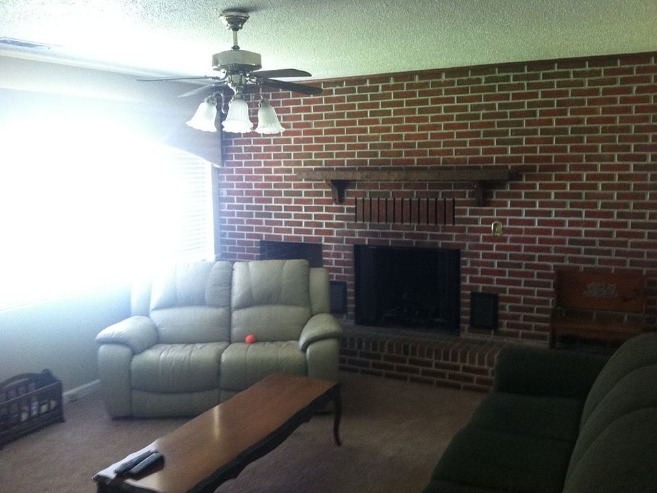 2nd image of 403 Macmillian Dr