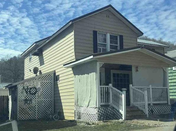 11 Water St, Richwood, WV 26261