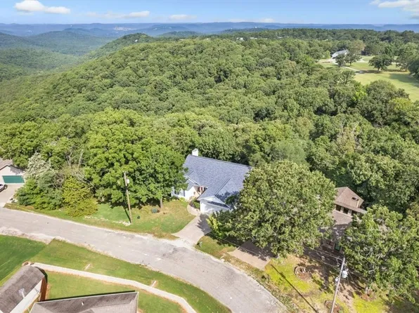 37 La Costa Dr, Holiday Island, AR 72631