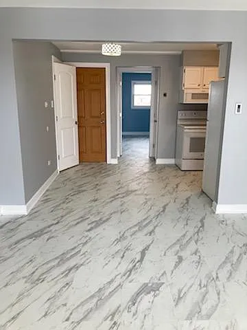 12252 S Spencer St #B3 — Photo 2