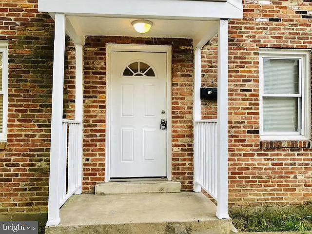 3 bed, 2.5 bath, 1260 sqft, $2,000 — Photo 2