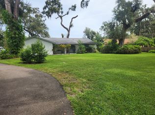 2902 Stearns Rd, Valrico, FL 33596