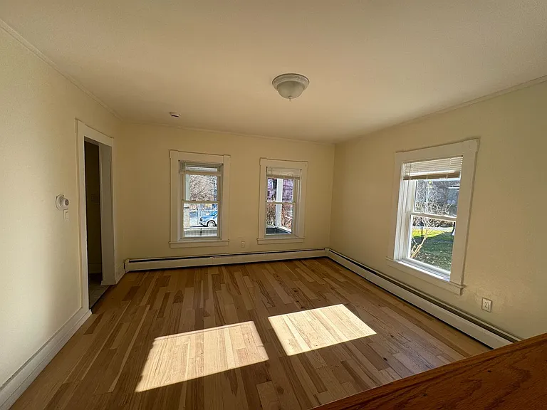 21-23 Maple St — Photo 7