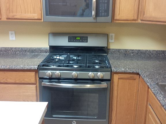 Gas Stove/Microwave