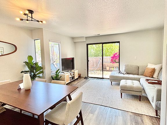 4th image of 2975 Rockview Pl
