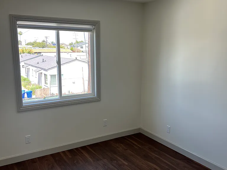 136 Magnolia St #B — Photo 9