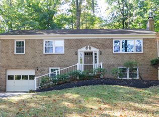 9233 Eljames Dr, Fairfax, VA 22032
