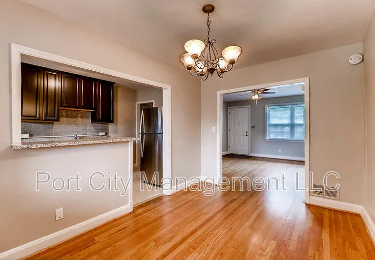 8617 Oak Rd — Photo 5