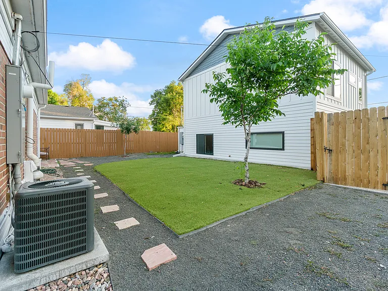 3947 Haddon Rd — Photo 49