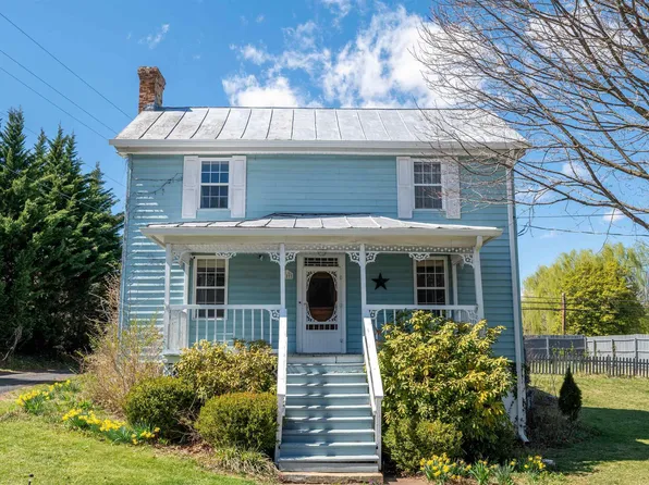 109 Main St, Greenville, VA 24440
