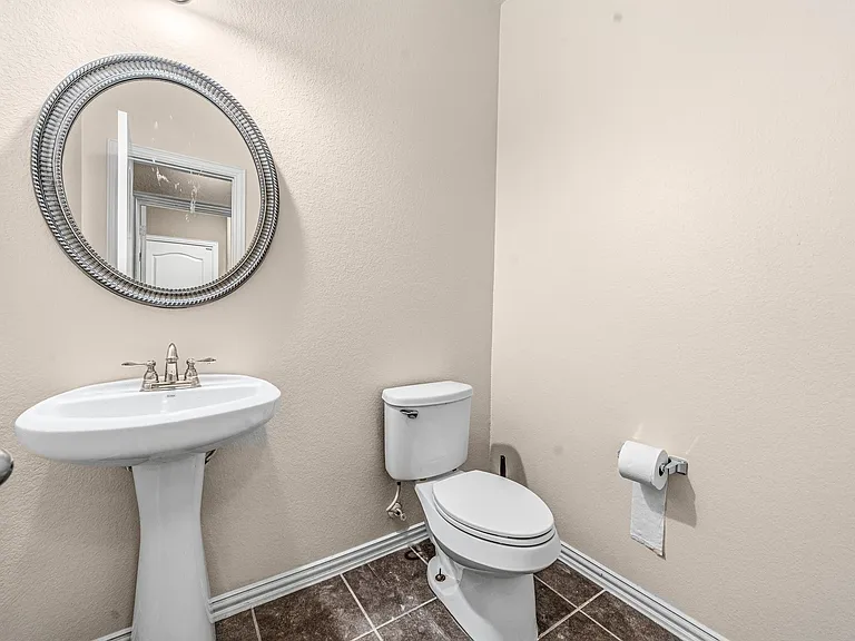 2403 Summers Glen Ct — Photo 25