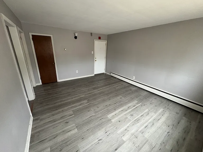 7830 Oxford Ave #B — Photo 6