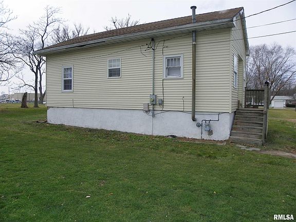3rd image of 900 W Berrien St
