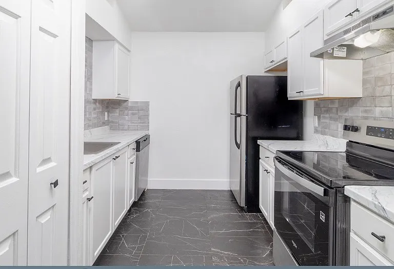 5412 Lewiston St — Photo 9