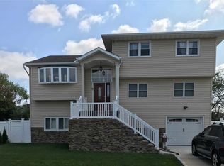 51 Irving Ave, Freeport, NY 11520