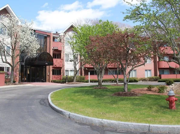 100 Rosemary Way APT 301, Needham, MA 02494