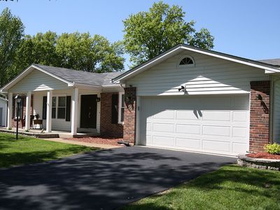 1957 Seven Pines Dr, Saint Louis, MO, 63146