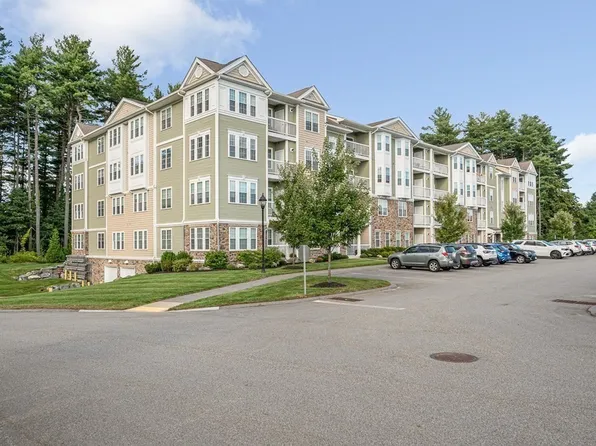 200 Martins Lndg APT 207, North Reading, MA 01864