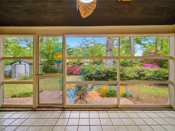4636 Hermitage Rd, Virginia Beach, VA 23455