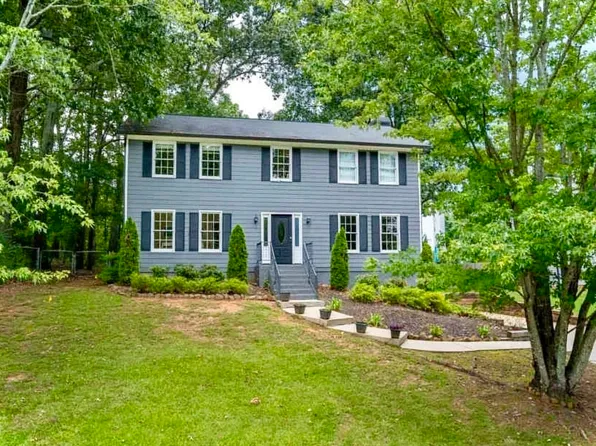 1875 Tree Brooke Ln, Snellville, GA 30078