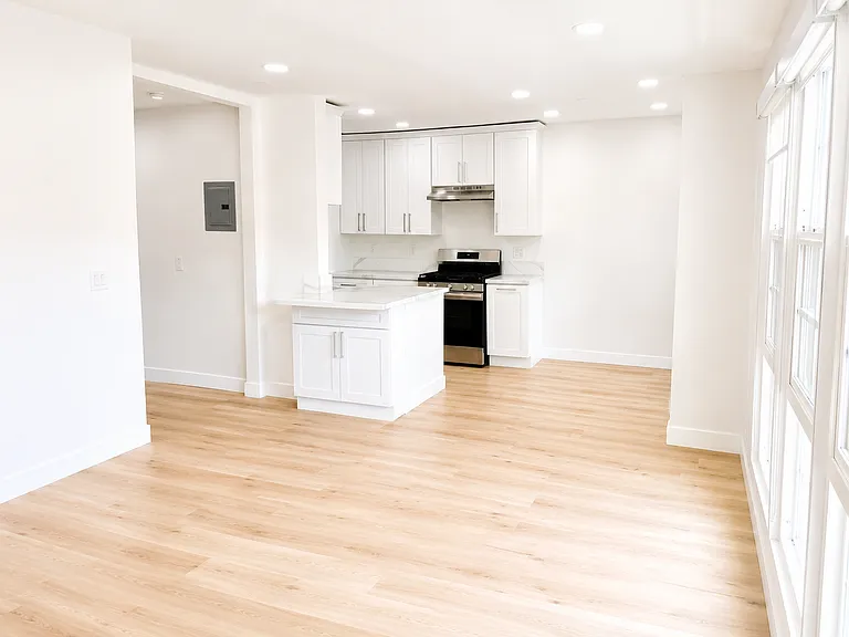 835 S Sherbourne Dr #12 — Photo 6