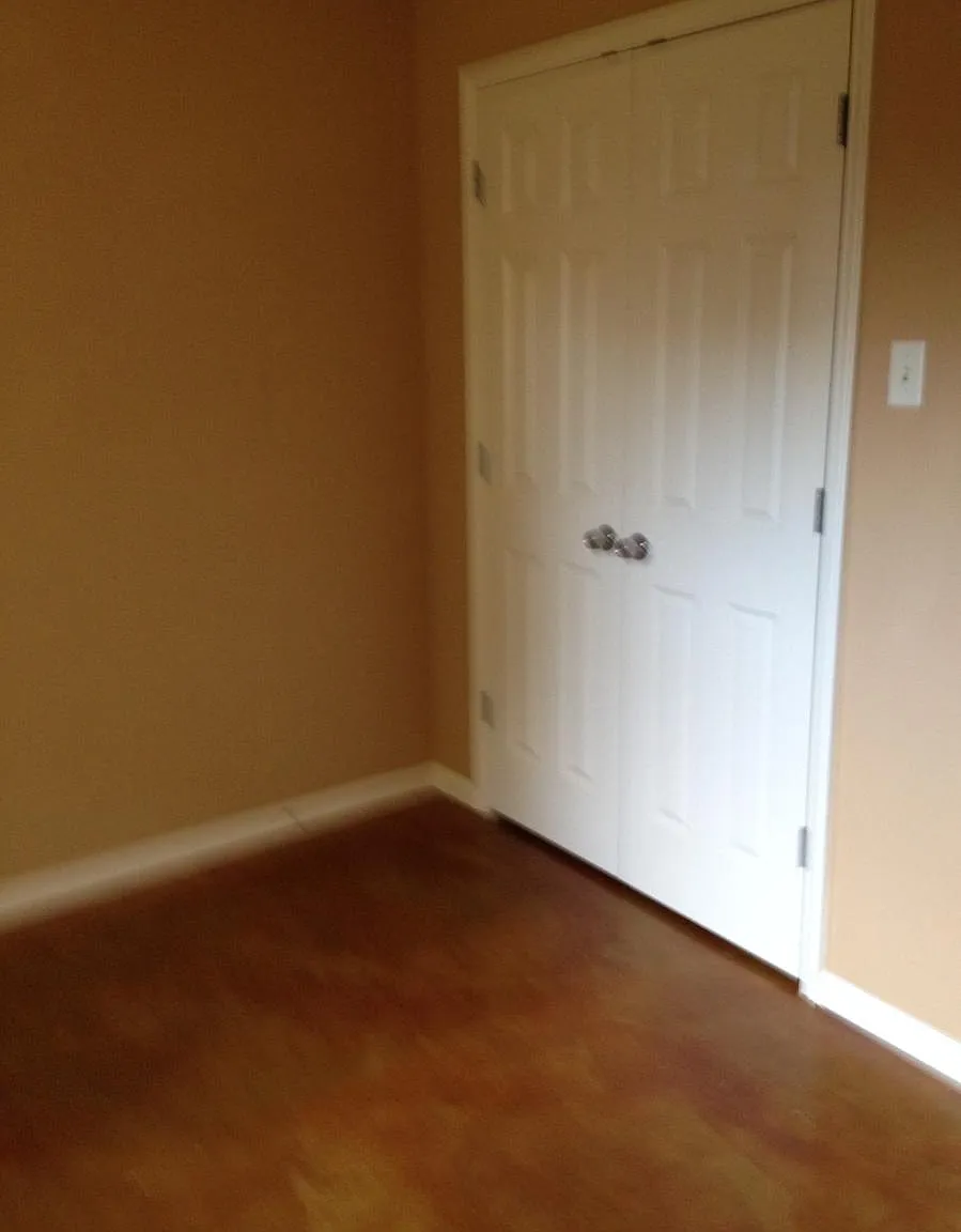 2 bed, 950 sqft, $1,000 — Photo 3
