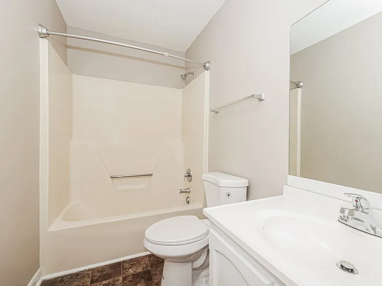 110 Bland Dr — Photo 15