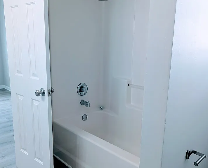 115 Remington Dr — Photo 12