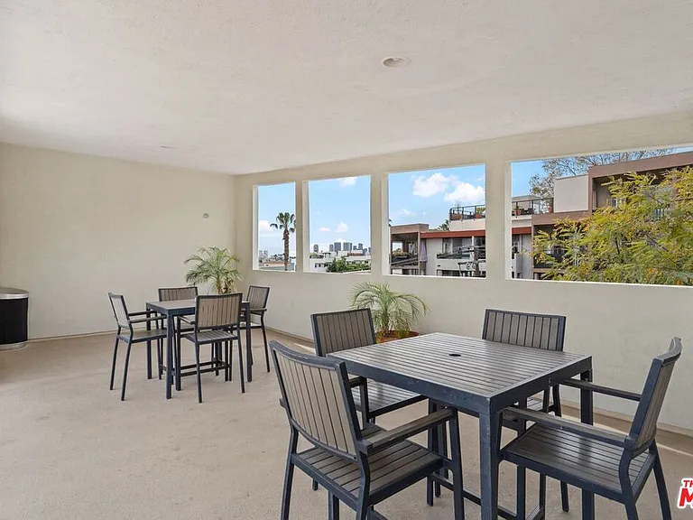 960 Larrabee St #105 — Photo 21