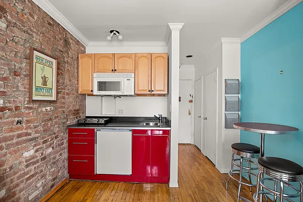 Sold by Keller Williams NYC | media 8
