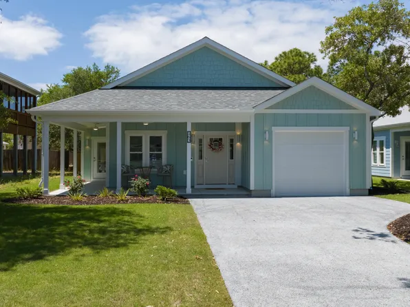 163 NW 4th Street, Oak Island, NC 28465