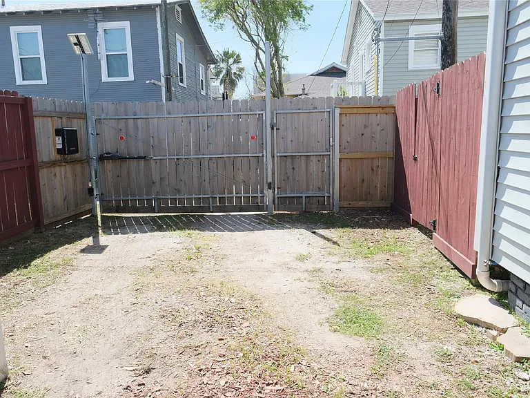 2310 33rd St #A — Photo 12