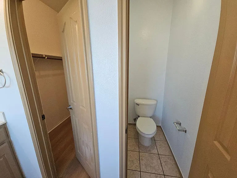 10945 Hawks Landing Rd — Photo 13