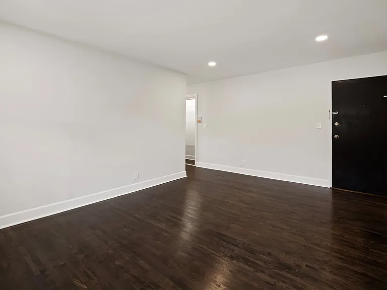 Palisades Gardens Apartments — Photo 7