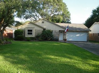 1813 Dolphin Dr, Seabrook, TX 77586