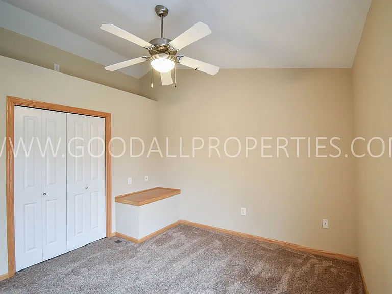 15404 Townsend Ave — Photo 13