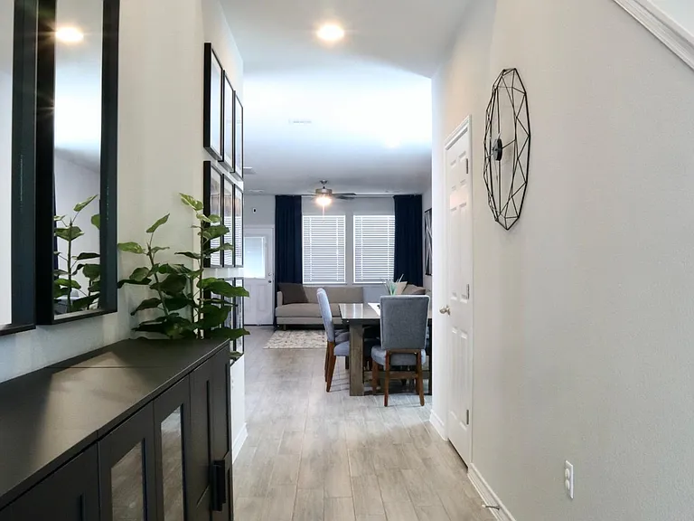 1609 Adobe Walls Way — Photo 3
